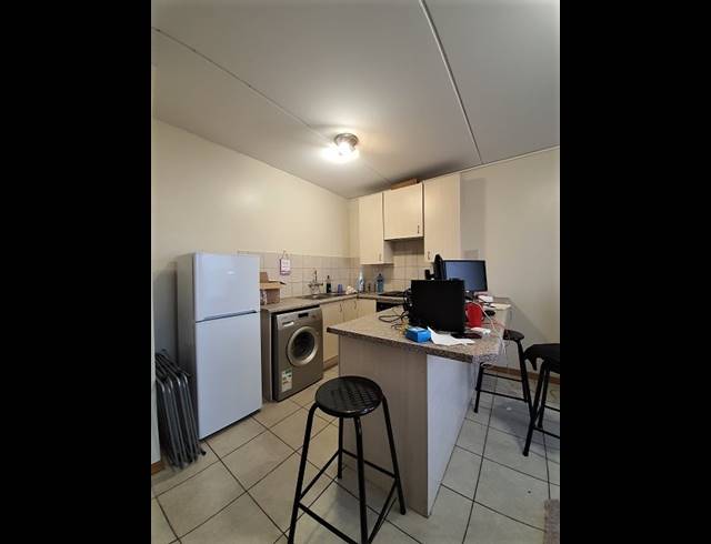 1 BEDROOM APARTMENT BLOCK TO LET IN HALFWAY HOUSE